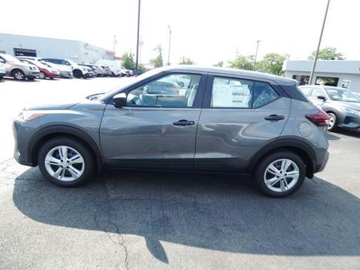 2025 Nissan Kicks S