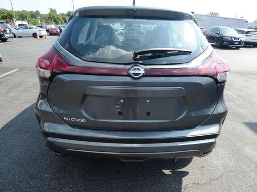 2025 Nissan Kicks S