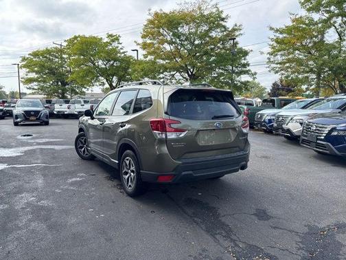 2022 Subaru Forester Premium