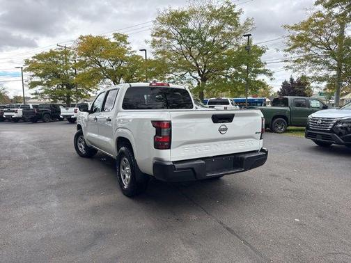 2022 Nissan Frontier S