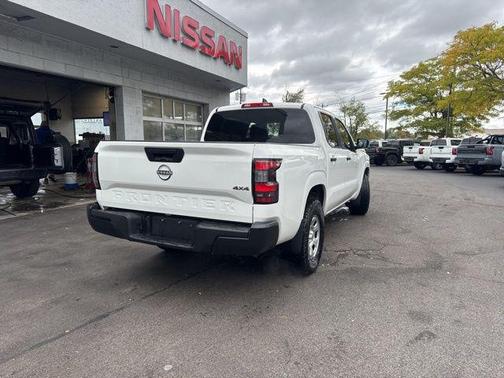 2022 Nissan Frontier S