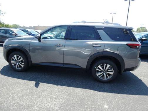 2025 Nissan Pathfinder SL 4WD