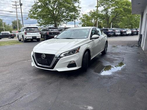 2021 Nissan Altima 2.5 SV