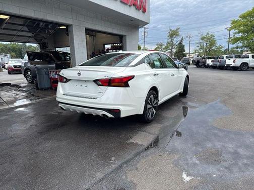 2021 Nissan Altima 2.5 SV