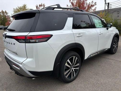 2025 Nissan Pathfinder Platinum 4WD