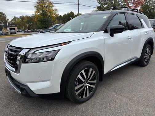 2025 Nissan Pathfinder Platinum 4WD