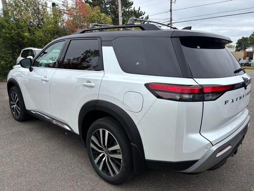 2025 Nissan Pathfinder Platinum 4WD