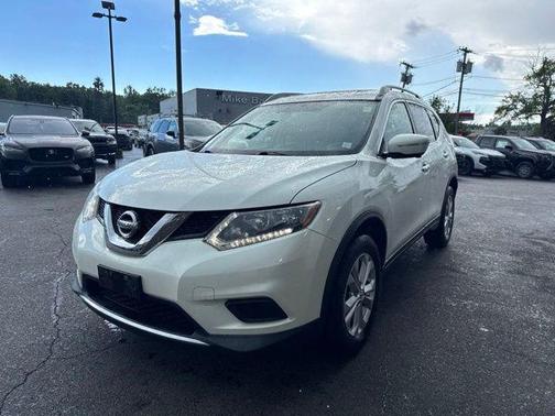 Pearl White 2015 Nissan Rogue SV
