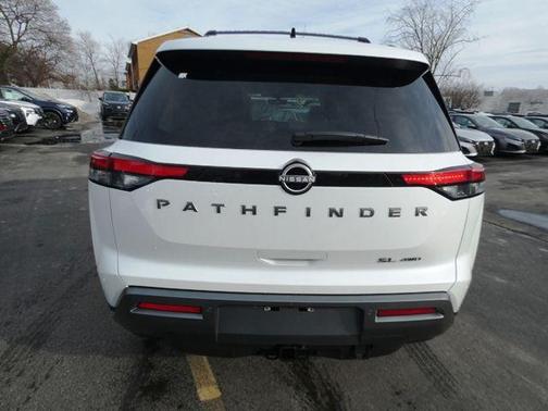 Everest White Pearl Tricoat 2026 Nissan Pathfinder SL