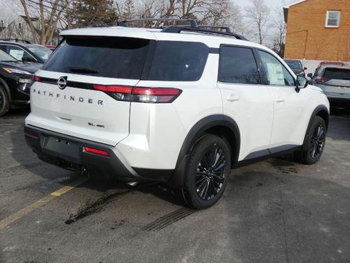 Everest White Pearl Tricoat 2026 Nissan Pathfinder SL