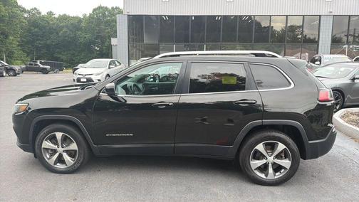Black 2019 Jeep Cherokee Limited