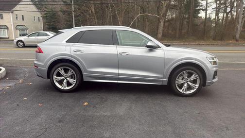 2022 Audi Q8 55 Premium Plus