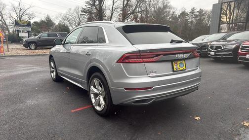 2022 Audi Q8 55 Premium Plus