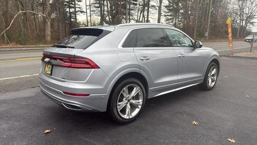 2022 Audi Q8 55 Premium Plus