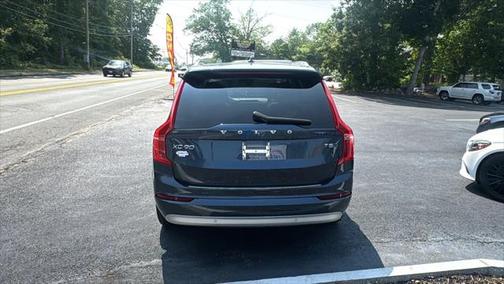 2022 Volvo XC90 T5 Momentum