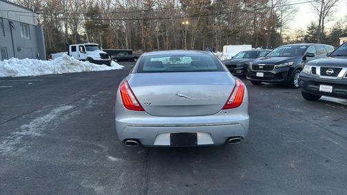 2011 Jaguar XJ Base