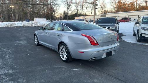 2011 Jaguar XJ Base
