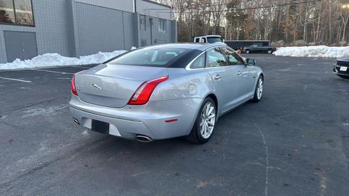 2011 Jaguar XJ Base