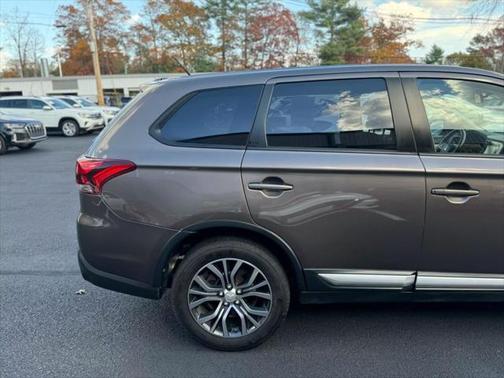2016 Mitsubishi Outlander SE