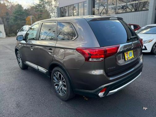 2016 Mitsubishi Outlander SE