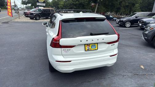 2022 Volvo XC60 B5 Momentum