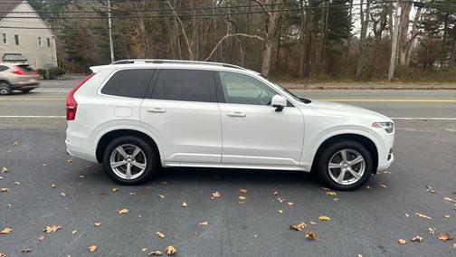 2019 Volvo XC90 T5 Momentum