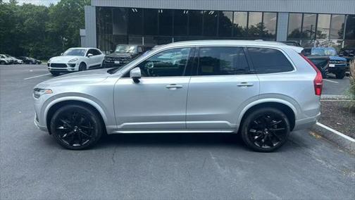 2020 Volvo XC90 T6 Momentum