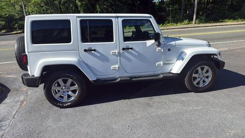Bright White 2015 Jeep Wrangler Unlimited Sahara