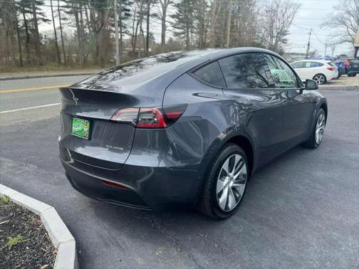 2022 Tesla Model Y Long Range Dual Motor All-Wheel Drive