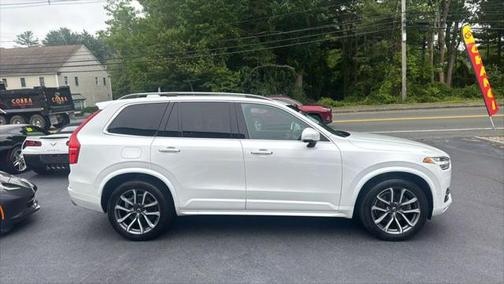2019 Volvo XC90 T6 Momentum