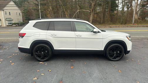 2022 Volkswagen Atlas 3.6L SE w/Technology