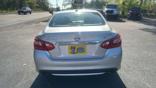 Brilliant Silver 2016 Nissan Altima 2.5 SV