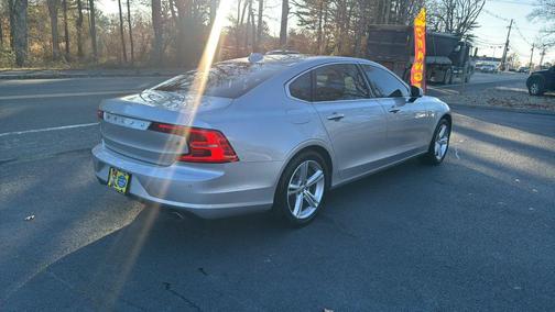 2018 Volvo S90 T5 Momentum