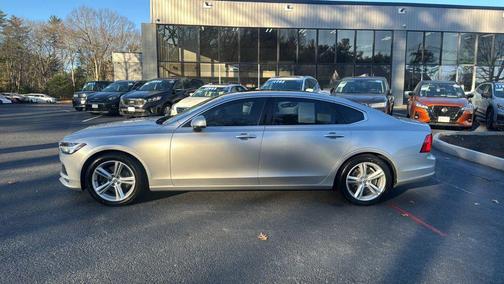 2018 Volvo S90 T5 Momentum
