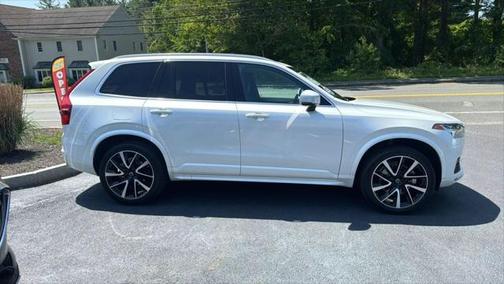2021 Volvo XC90 T6 Momentum