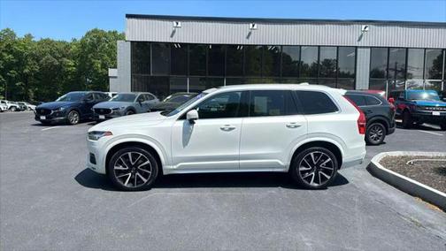 2021 Volvo XC90 T6 Momentum