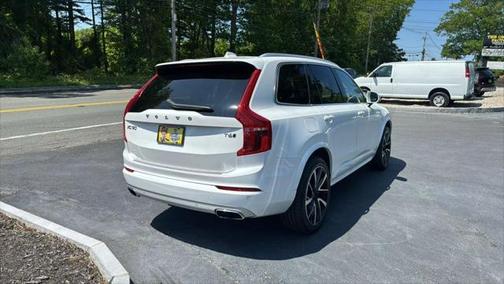 2021 Volvo XC90 T6 Momentum