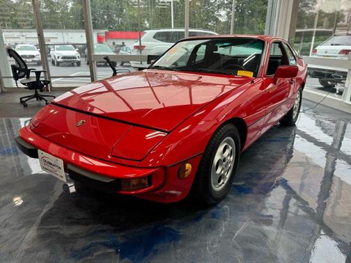 1987 Porsche 924 2D Coupe