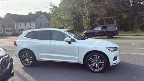 2020 Volvo XC60 T5 Momentum