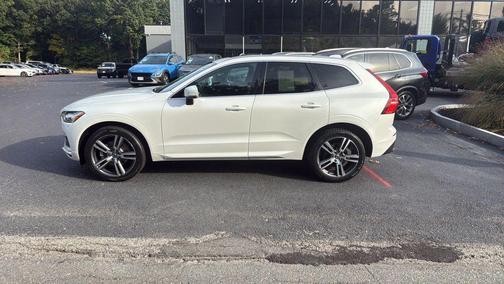 2020 Volvo XC60 T5 Momentum