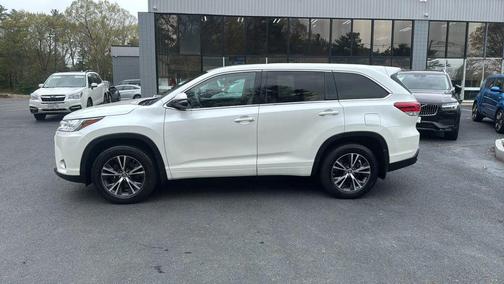 Blizzard Pearl 2017 Toyota Highlander LE