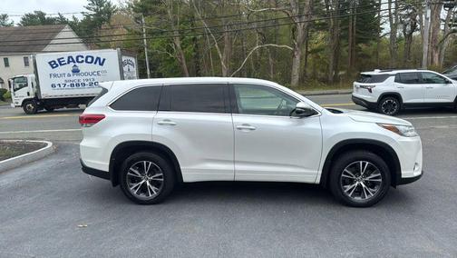 Blizzard Pearl 2017 Toyota Highlander LE
