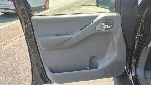 Black 2013 Nissan Frontier SV