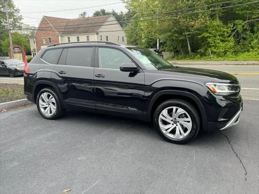 2022 Volkswagen Atlas 2.0T SE w/Technology 4MOTION