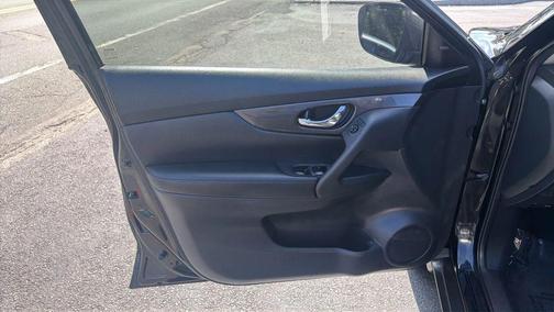 Magnetic Black 2018 Nissan Rogue SV
