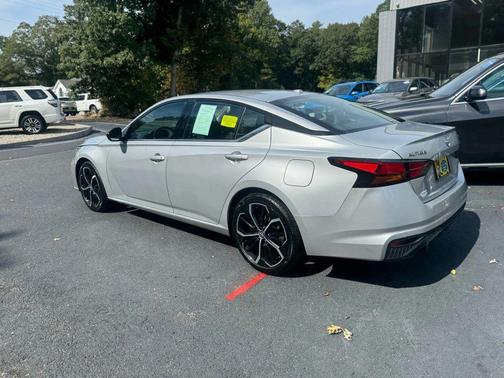 2024 Nissan Altima SR FWD