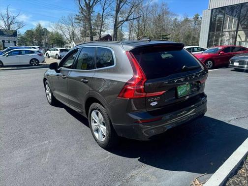 2022 Volvo XC60 B5 Momentum