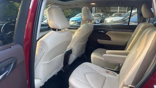2021 Toyota Highlander Platinum