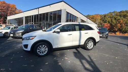Snow White Pearl 2017 Kia Sorento LX