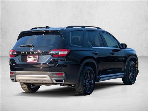 2025 Honda Pilot Touring 8-Passenger